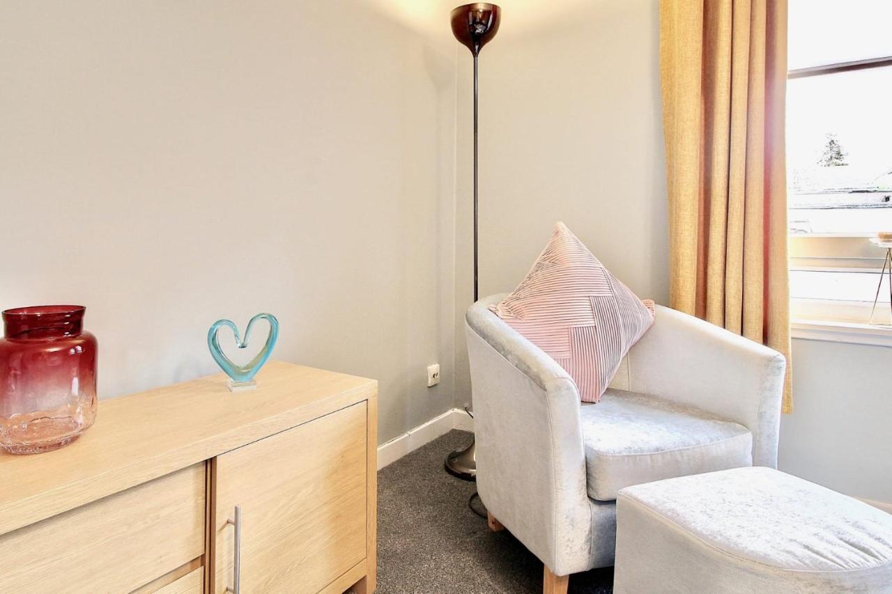 Railroad Apartment Wishaw  Bagian luar foto