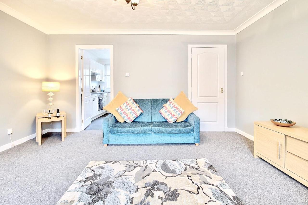 Railroad Apartment Wishaw  Bagian luar foto