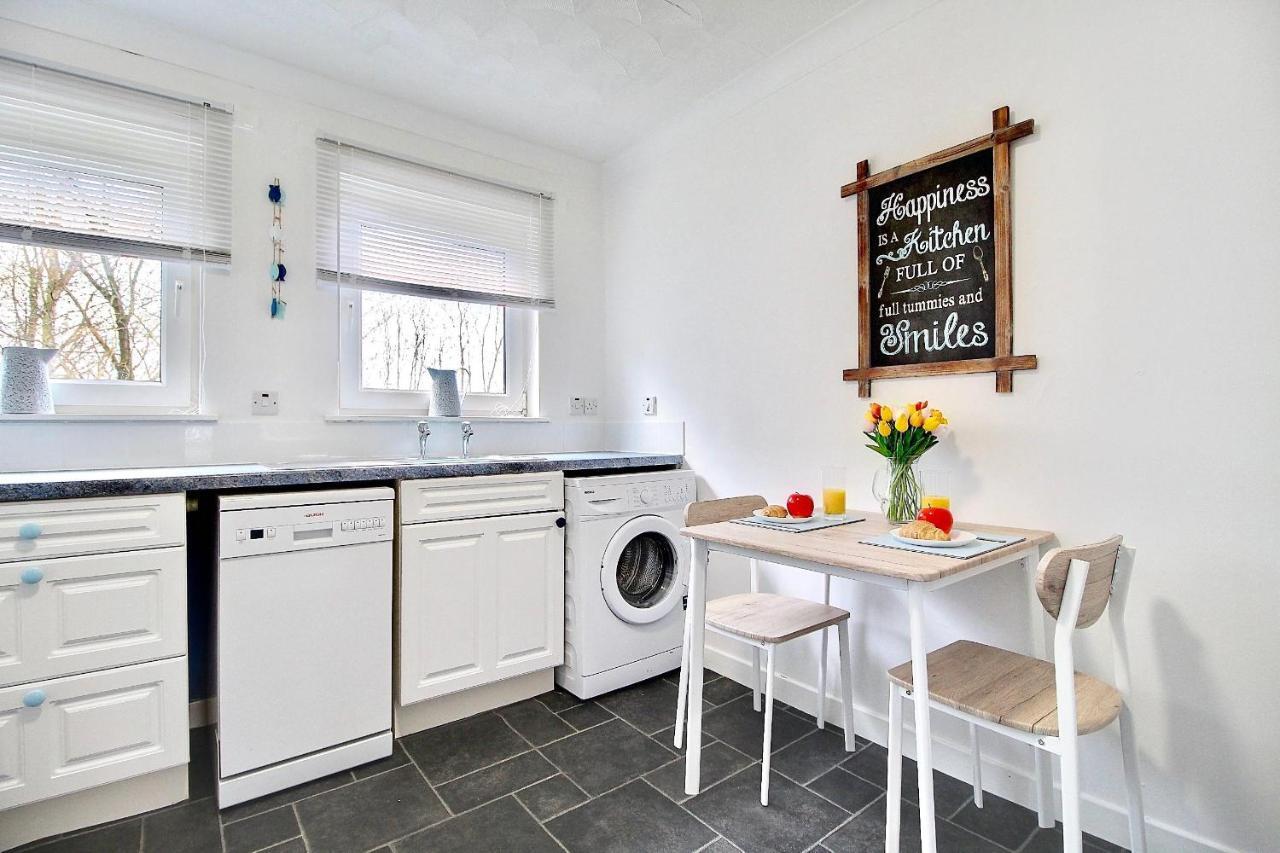 Railroad Apartment Wishaw  Bagian luar foto